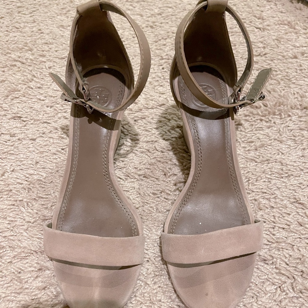 GUC Tory Burch Thames Ankle Strap Wedge Sandal 6.5